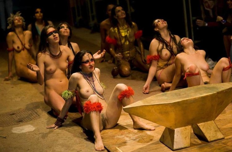 Male nude theatre голый театр бродвей