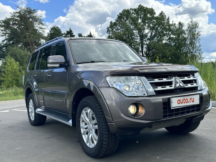 Mitsubishi pajero iv