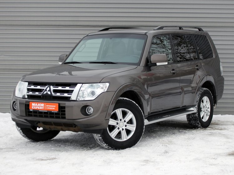 Машина mitsubishi pajero