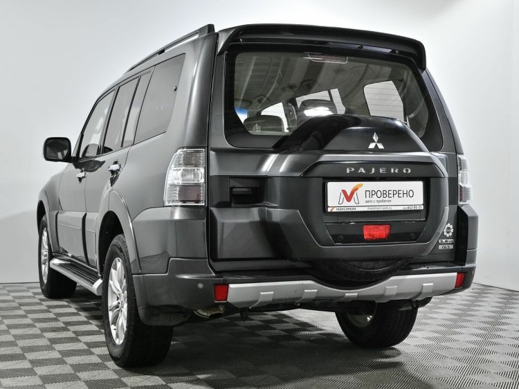 Mitsubishi pajero iv